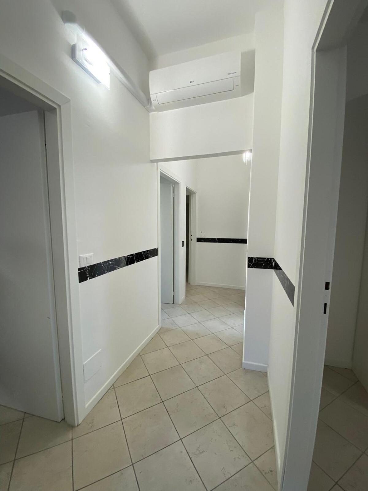 Ampio Appartamento In Posizione Strategica Rímini Exterior foto
